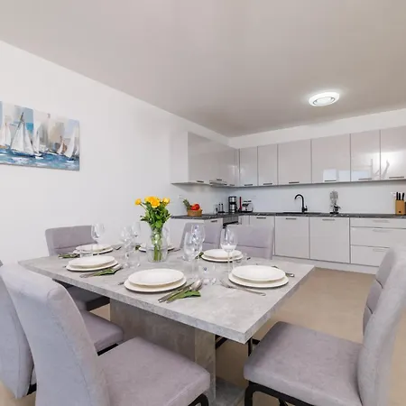 Schmidt Veliki Apartmán Dramalj