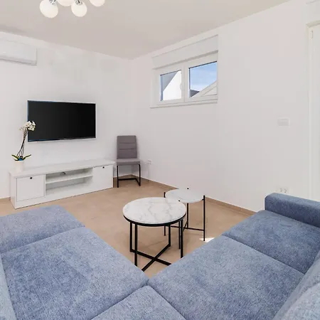 Schmidt Veliki 드라말리